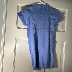 Blue lululemon t shirt